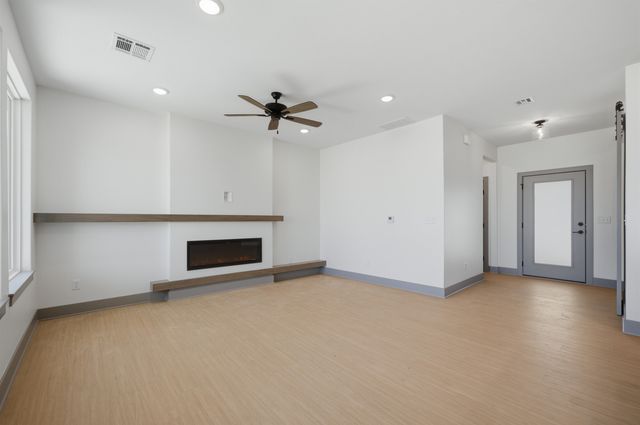 602 Elmwood St, Park City, KS 67147