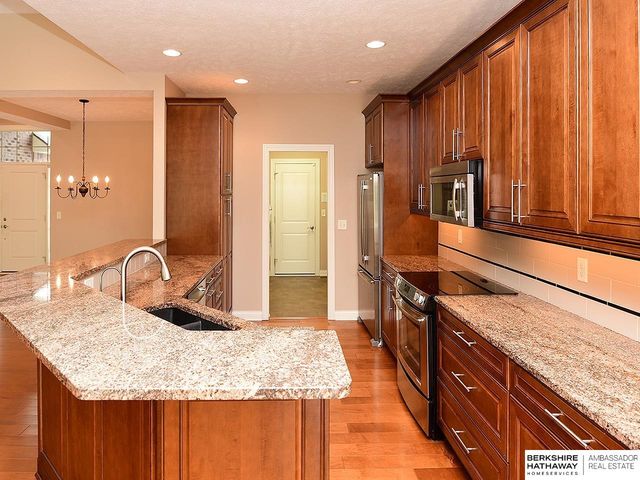 6540 Ashbrook Drive, Lincoln, NE 68516