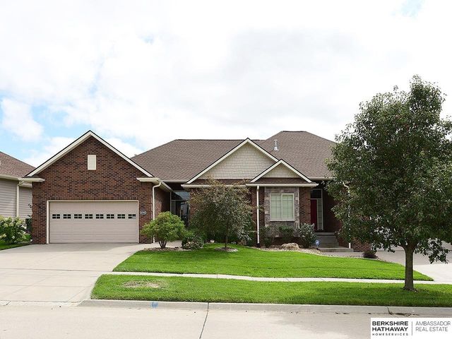 6540 Ashbrook Drive, Lincoln, NE 68516