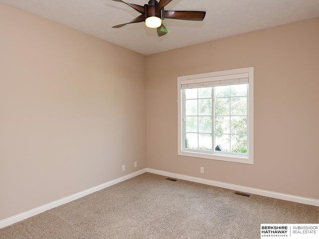 6540 Ashbrook Drive, Lincoln, NE 68516