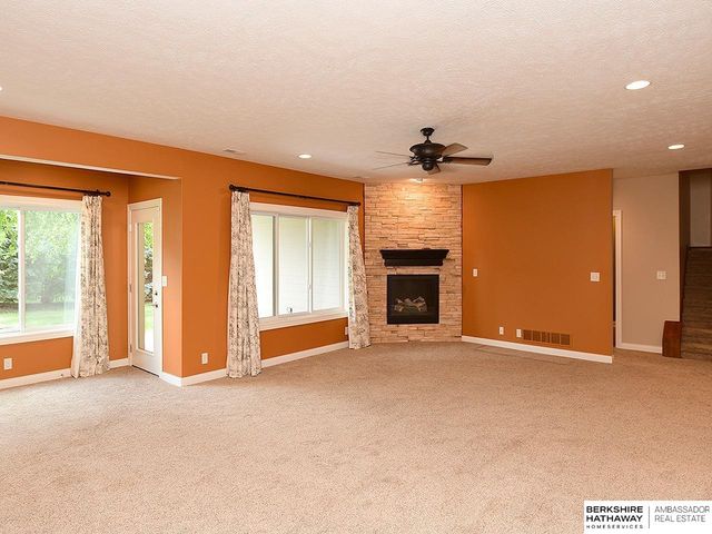6540 Ashbrook Drive, Lincoln, NE 68516