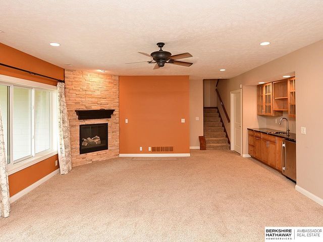 6540 Ashbrook Drive, Lincoln, NE 68516
