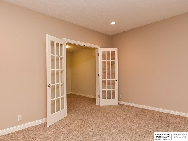 6540 Ashbrook Drive, Lincoln, NE 68516