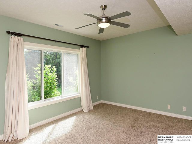 6540 Ashbrook Drive, Lincoln, NE 68516