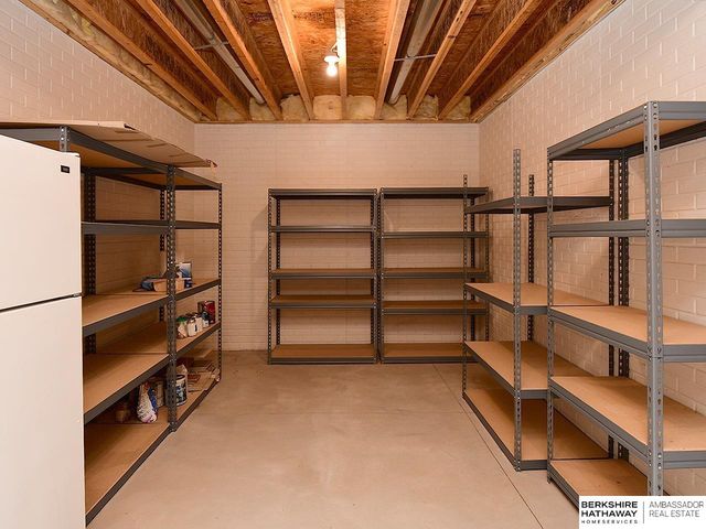 6540 Ashbrook Drive, Lincoln, NE 68516