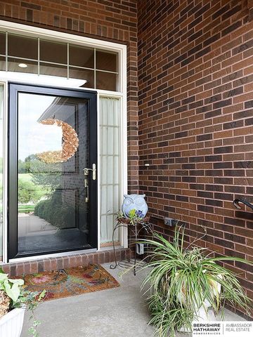 6540 Ashbrook Drive, Lincoln, NE 68516