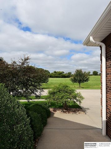 6540 Ashbrook Drive, Lincoln, NE 68516