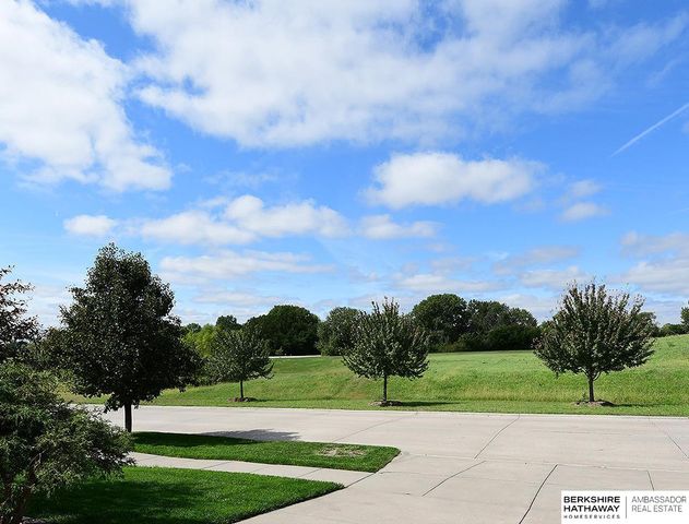 6540 Ashbrook Drive, Lincoln, NE 68516