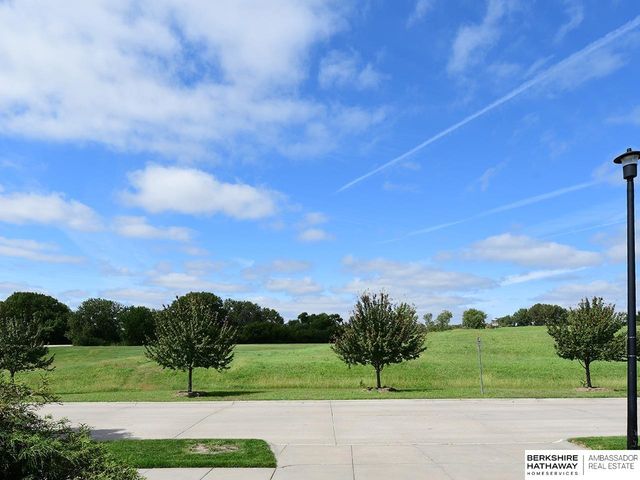 6540 Ashbrook Drive, Lincoln, NE 68516
