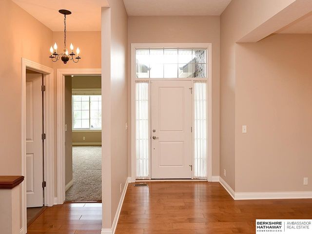 6540 Ashbrook Drive, Lincoln, NE 68516