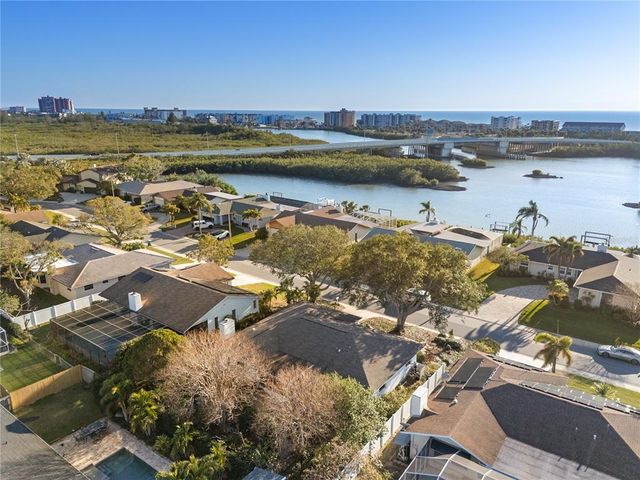 8083 BAYHAVEN DRIVE, Seminole, FL 33776