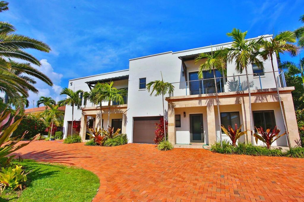 1121 Bel Air Dr, Highland Beach, FL 33487