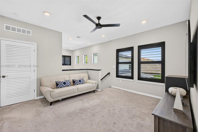 4460 Gramercy Dr, Oakland Park, FL 33309