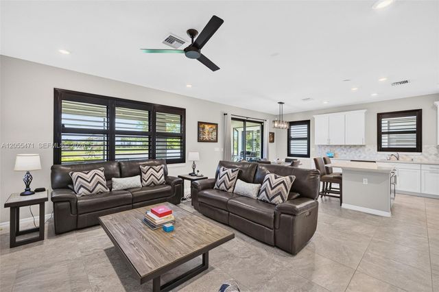 4460 Gramercy Dr, Oakland Park, FL 33309