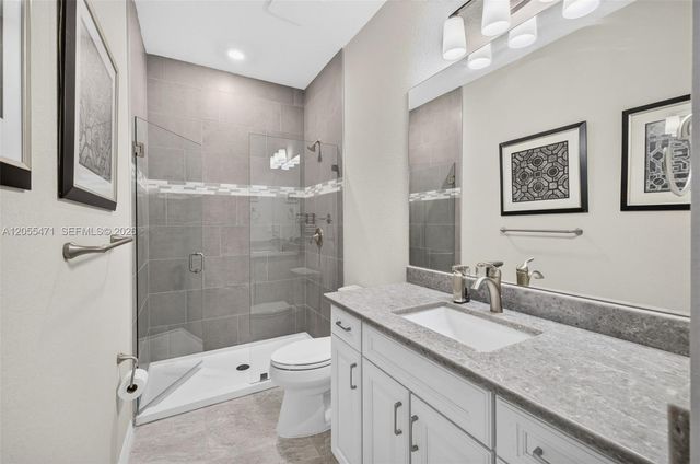 4460 Gramercy Dr, Oakland Park, FL 33309