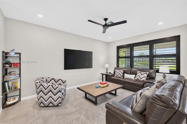 4460 Gramercy Dr, Oakland Park, FL 33309