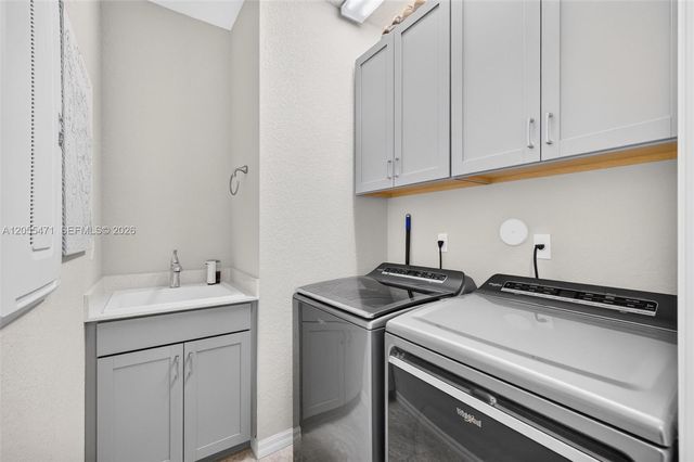 4460 Gramercy Dr, Oakland Park, FL 33309