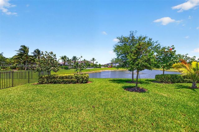 4460 Gramercy Dr, Oakland Park, FL 33309
