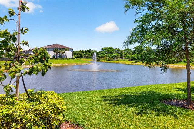 4460 Gramercy Dr, Oakland Park, FL 33309