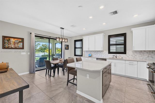 4460 Gramercy Dr, Oakland Park, FL 33309