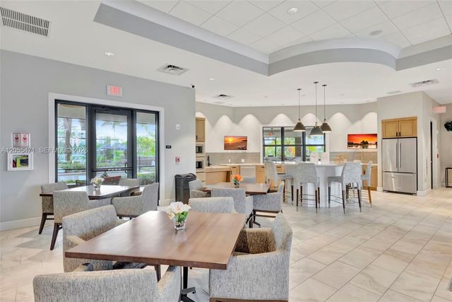 4460 Gramercy Dr, Oakland Park, FL 33309