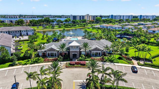 4460 Gramercy Dr, Oakland Park, FL 33309
