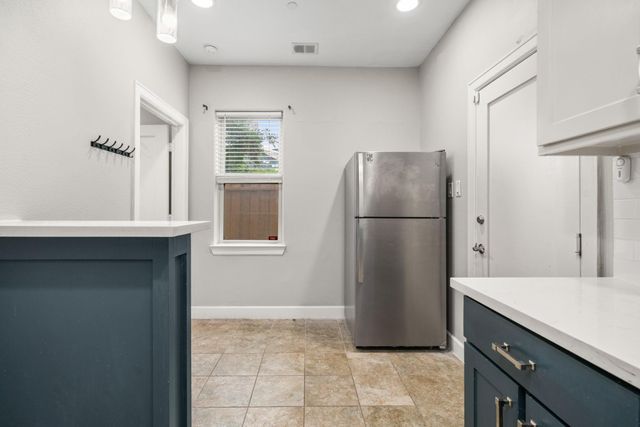 1112 Andrews Street Apt, Houston, TX 77019