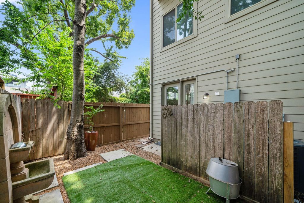 1112 Andrews Street Apt, Houston, TX 77019