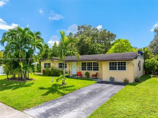 9710 SW 74th St, Miami, FL 33173