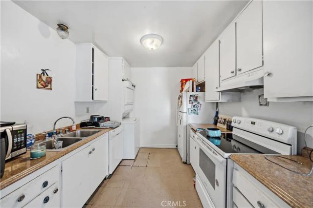 2524 Price, La Verne, CA 91750