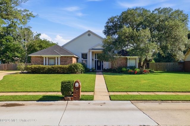 3815 Cabildo Place, Ocean Springs, MS 39564