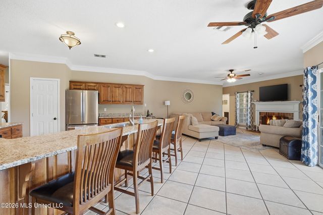 3815 Cabildo Place, Ocean Springs, MS 39564