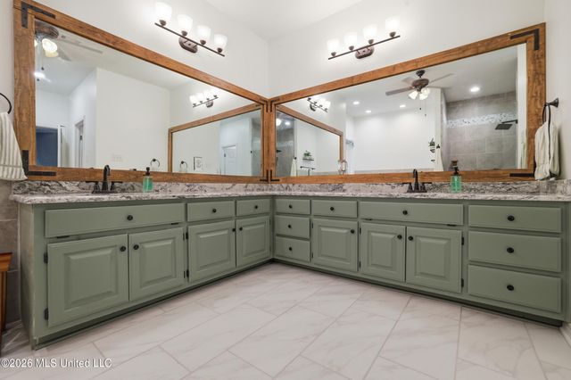 3815 Cabildo Place, Ocean Springs, MS 39564