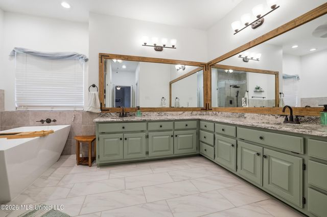 3815 Cabildo Place, Ocean Springs, MS 39564