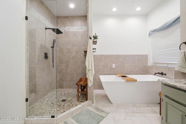 3815 Cabildo Place, Ocean Springs, MS 39564
