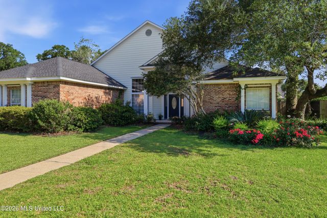 3815 Cabildo Place, Ocean Springs, MS 39564