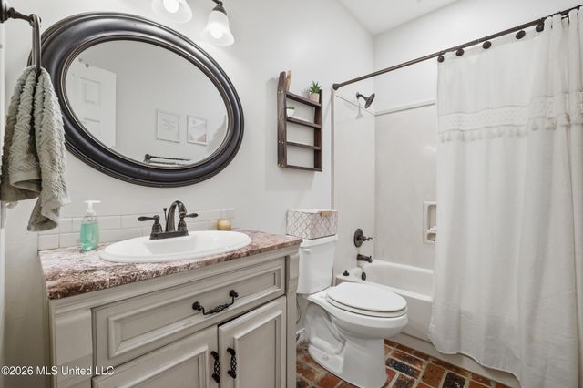 3815 Cabildo Place, Ocean Springs, MS 39564
