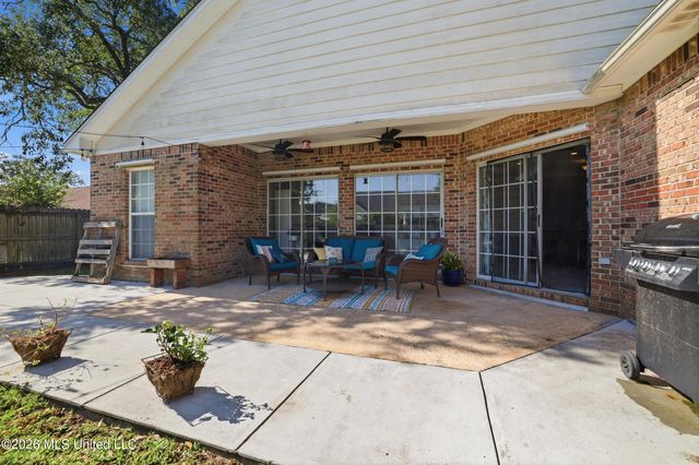 3815 Cabildo Place, Ocean Springs, MS 39564
