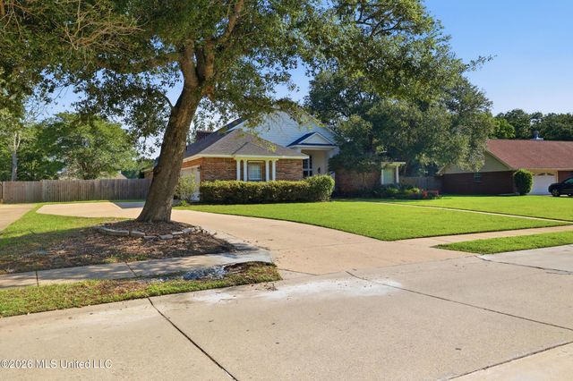 3815 Cabildo Place, Ocean Springs, MS 39564