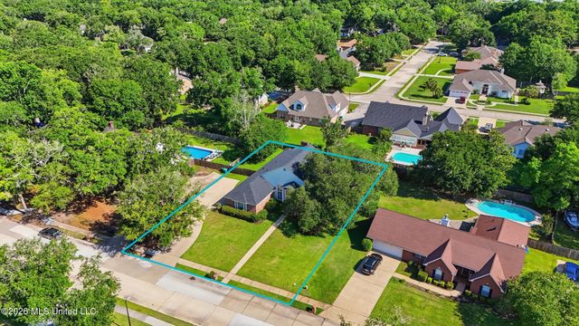 3815 Cabildo Place, Ocean Springs, MS 39564