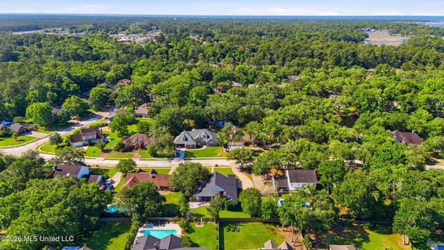 3815 Cabildo Place, Ocean Springs, MS 39564