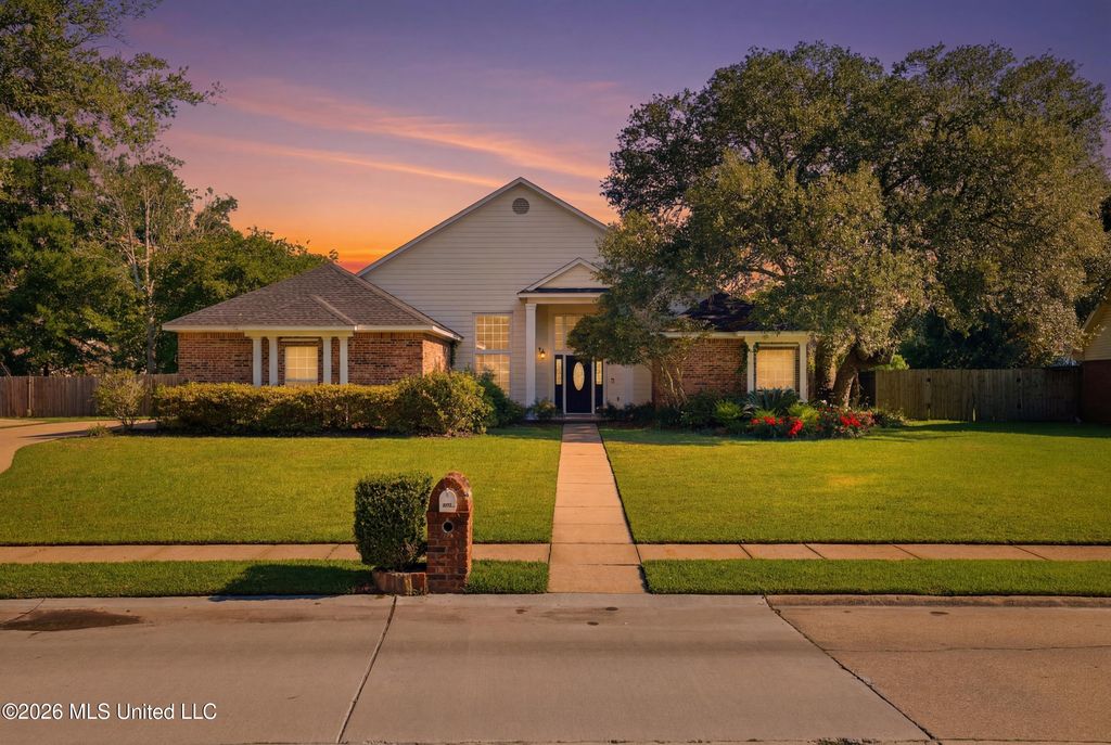 3815 Cabildo Place, Ocean Springs, MS 39564