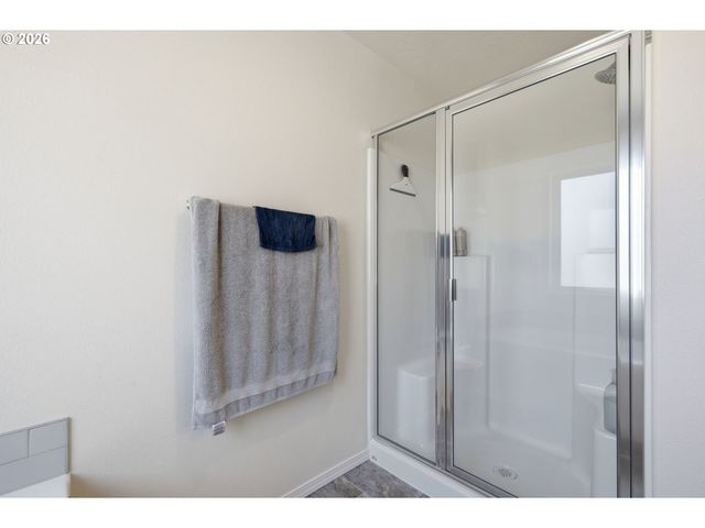 5270 SQUIRREL St, Springfield, OR 97478