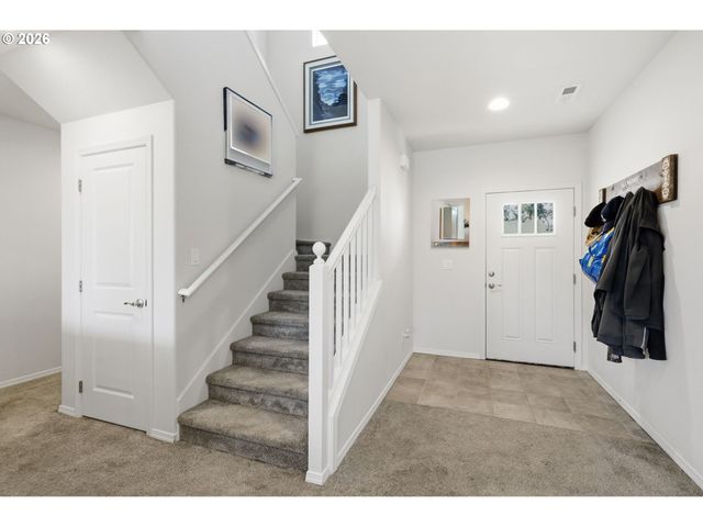 5270 SQUIRREL St, Springfield, OR 97478