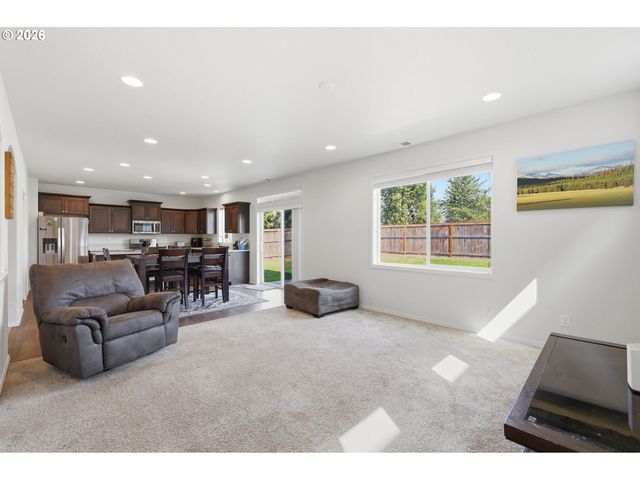 5270 SQUIRREL St, Springfield, OR 97478