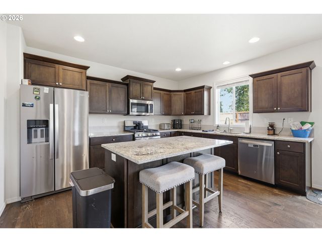 5270 SQUIRREL St, Springfield, OR 97478