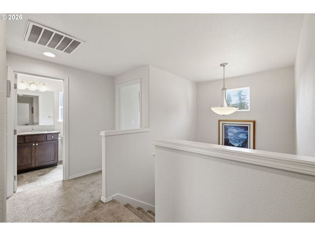 5270 SQUIRREL St, Springfield, OR 97478