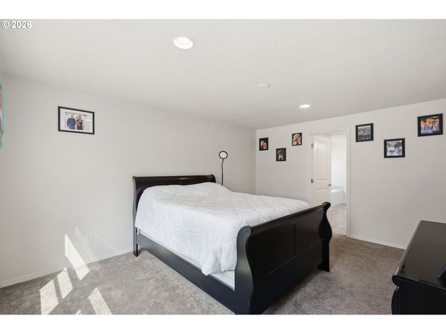 5270 SQUIRREL St, Springfield, OR 97478