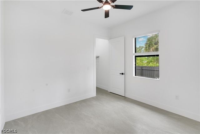 1047 Merry ST E, Lehigh Acres, FL 33974