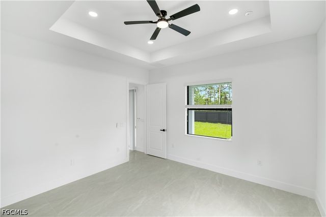 1047 Merry ST E, Lehigh Acres, FL 33974